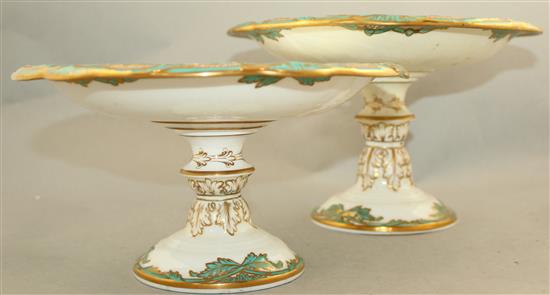 A mid 19th century Davenport part dessert service, 25cm x 15cm, plates 22.5cm